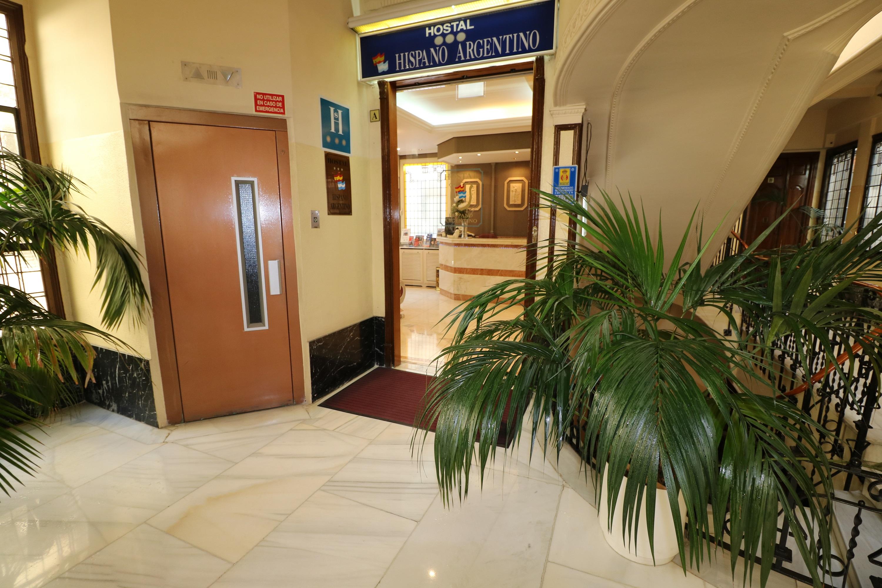 Hostal Hispano - Argentino Gran Via Madrid Exterior photo