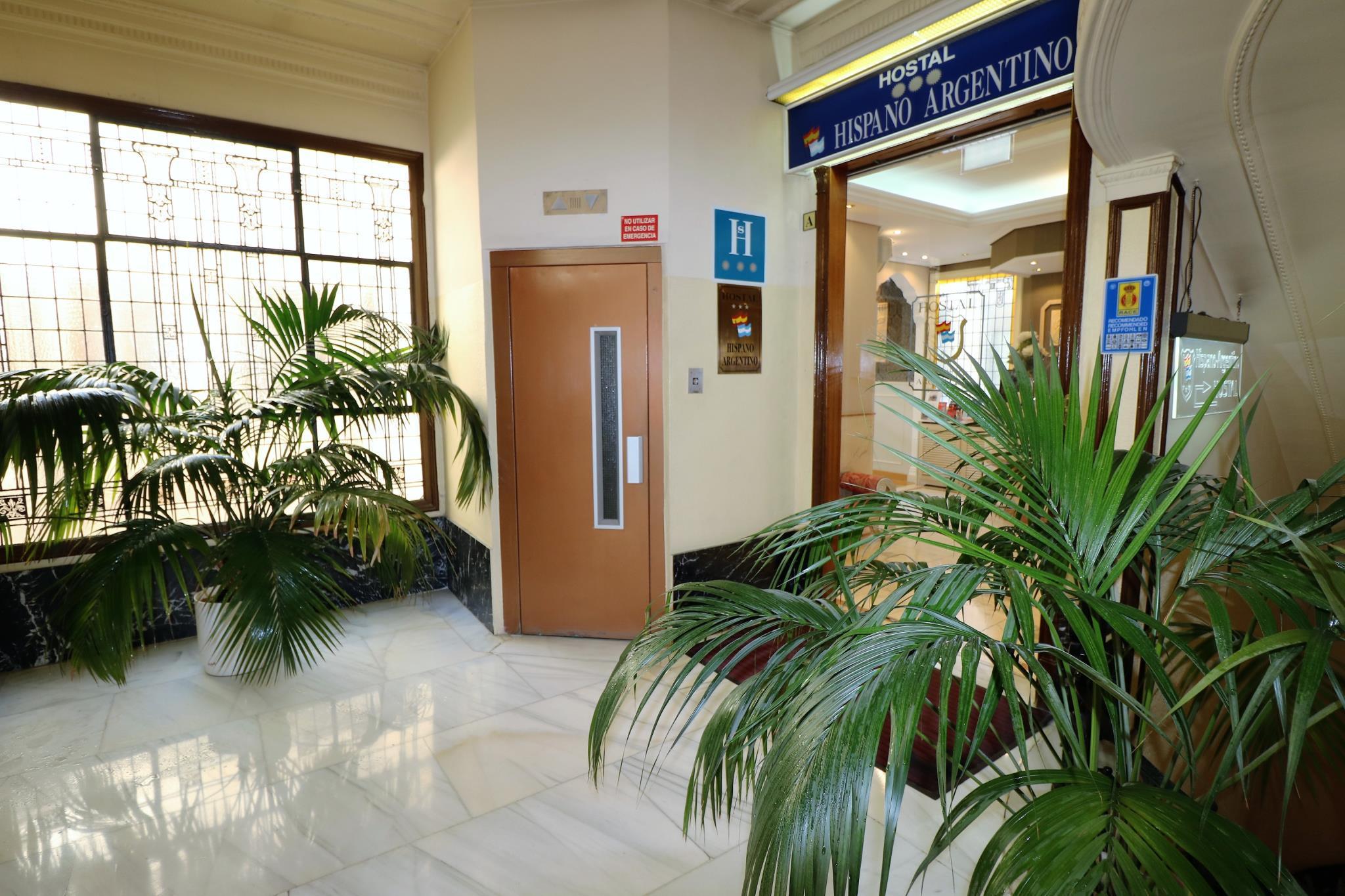 Hostal Hispano - Argentino Gran Via Madrid Exterior photo