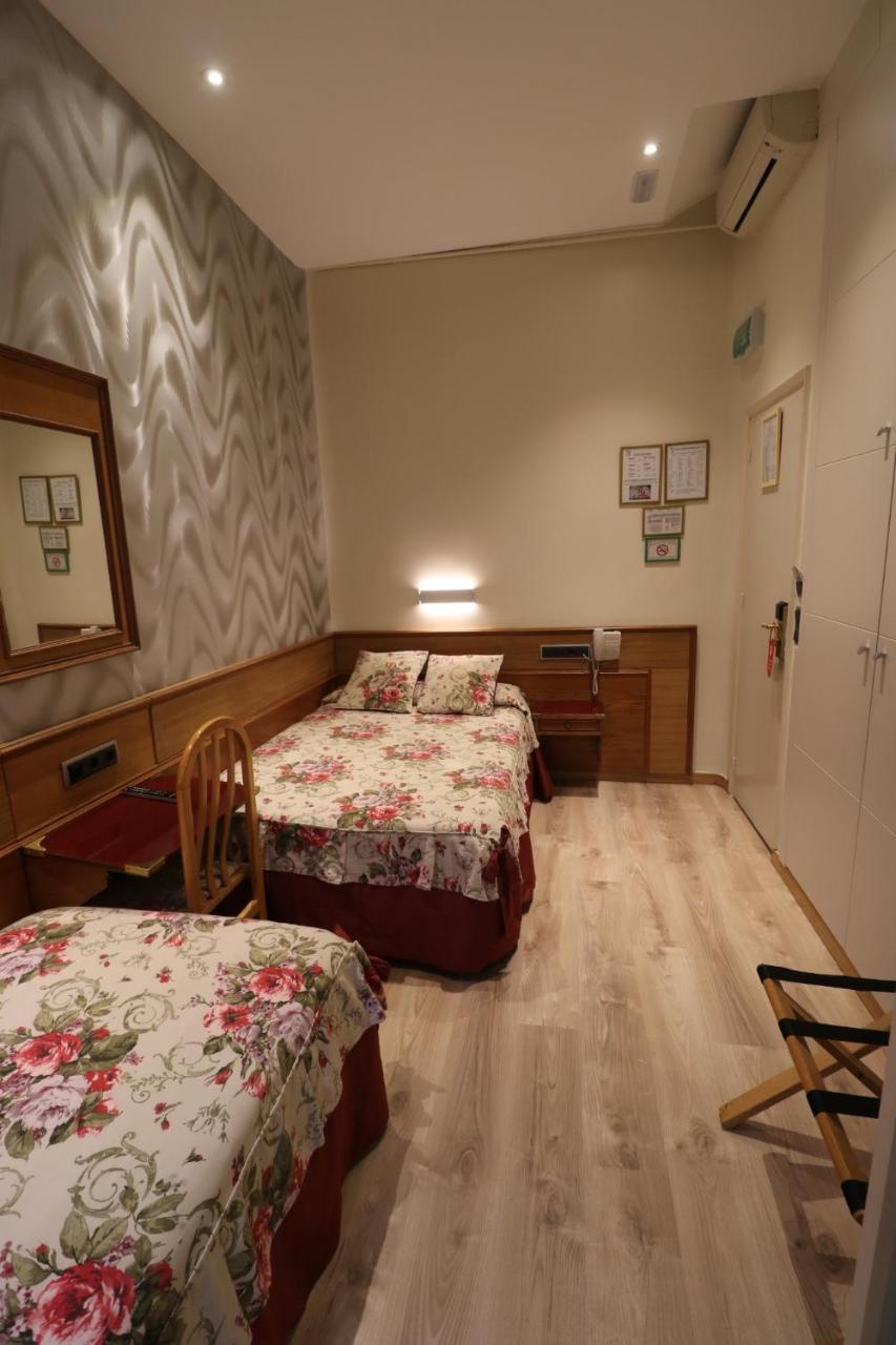 Hostal Hispano - Argentino Gran Via Madrid Exterior photo