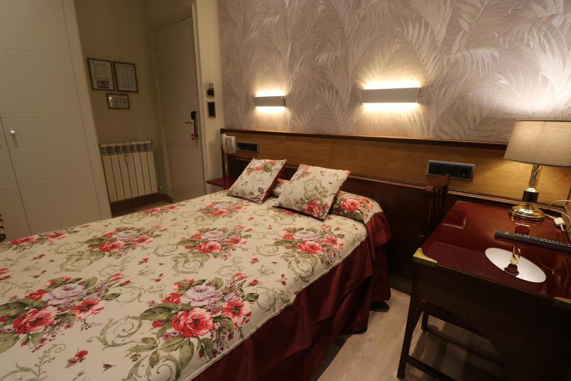 Hostal Hispano - Argentino Gran Via Madrid Exterior photo